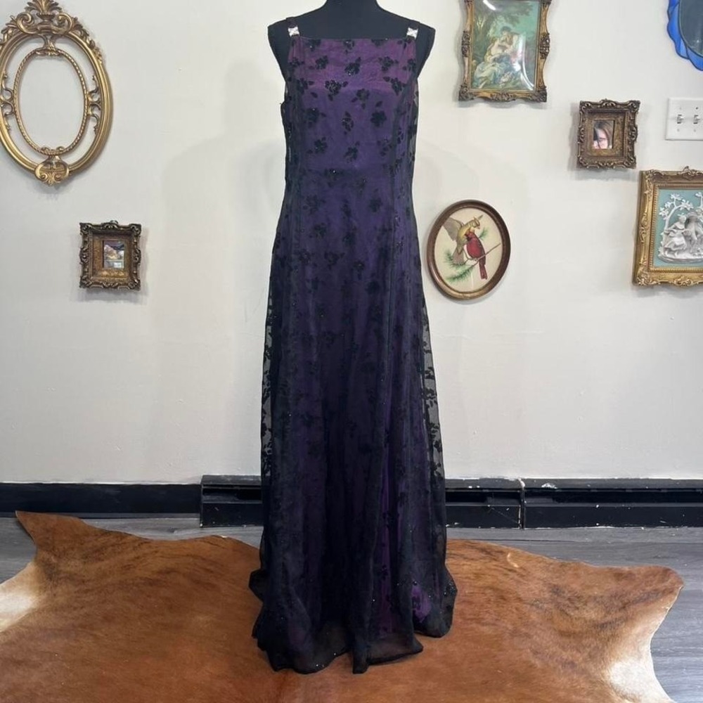 Vintage Y2K Betsy & Adam Purple Floral whimsical Goth Maxi Gown Evening Dress